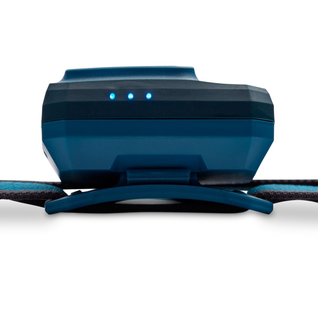 LAMPE FRONTALE BLACK DIAMOND STORM 500 RECHARGEABLE COULEUR AZUL VUE DE L'INDICATEUR DE CHARGE DE LA BATTERIE COMPOSÉ DE 3 LED