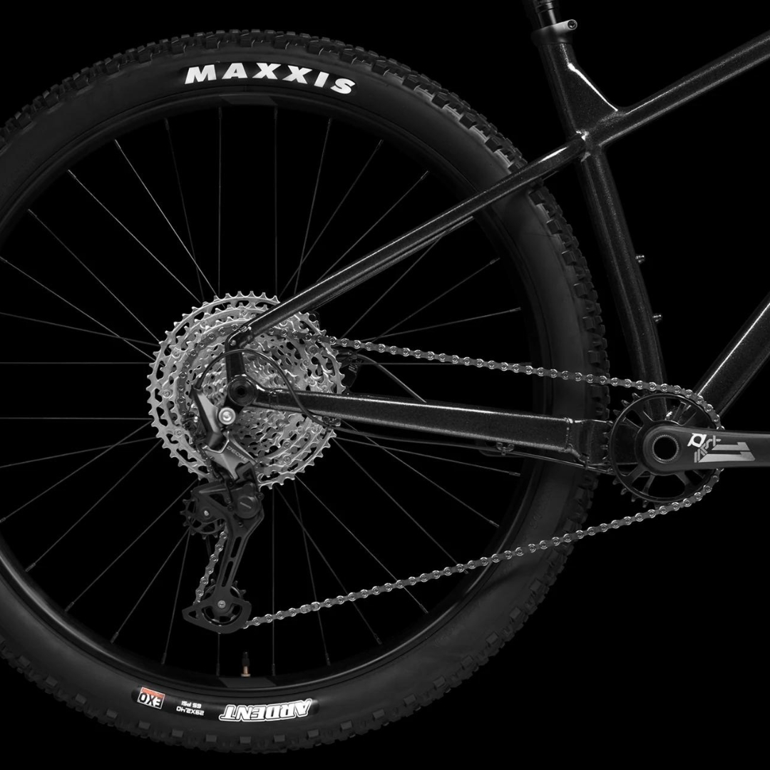 VÉLO DE MONTAGNE NORCO FLUID HT 1 couleur black silver vue de la chaine et dérailleurs