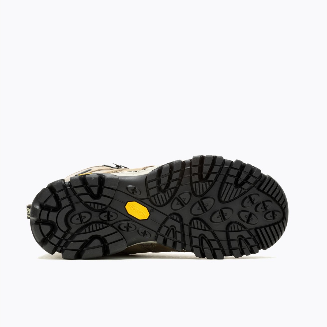 BOTTE IMPERMÉABLE DE RANDONNÉE MERRELL MOAB 3 APEX MID WP POUR homme vue de la semelle d'usure vibram noire avec crampons
