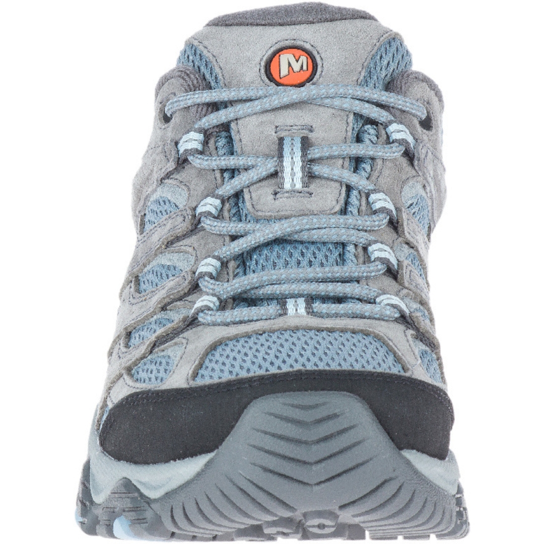 CHAUSSURE DE RANDONNÉE MERRELL MOAB 3 POUR FEMME couleur altitude vue de la chaussure droite de couleur bleue pale et grise de face