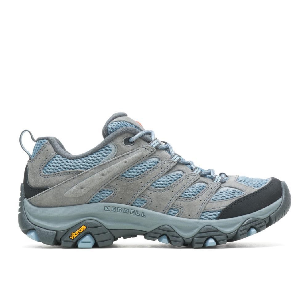 CHAUSSURE DE RANDONNÉE MERRELL MOAB 3 POUR FEMME couleur altitude vue de la chaussure droite de couleur bleue pale et grise de profil droit