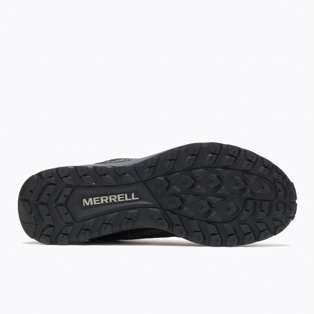 CHAUSSURE DE MARCHE MERRELL FLY STRIKE WIDE POUR HOMME couleur black vue de la semelle d'usure noire à crampons plats