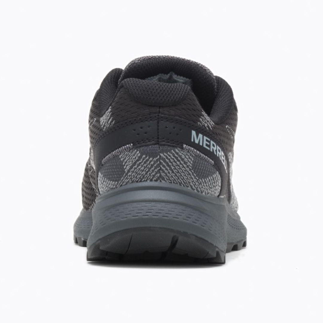 CHAUSSURE DE MARCHE MERRELL FLY STRIKE WIDE POUR HOMME couleur black vue de la chaussure droite de couleur noire avec coutures contrastantes blanche de l'arrière