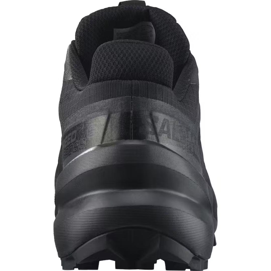CHAUSSURE DE COURSE SUR SENTIER SALOMON SPEEDCROSS 6 GORE-TEX POUR HOMME COULEUR BLACK/BLACK/PHANTOM VU DE LA CHAUSSURE DROITE DE COULEUR NOIRE DE L'ARRIÈRE