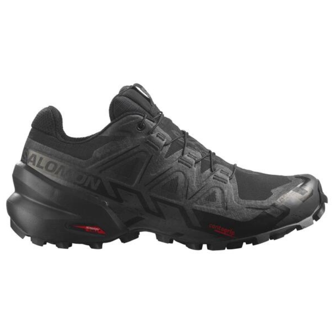 CHAUSSURE DE COURSE SUR SENTIER SALOMON SPEEDCROSS 6 GORE-TEX COULEUR Black / Black / Phantom VUE DE LA CHAUSSURE DROITE DE COULEUR NOIRE ET DÉTAIL ROUGE DE PROFIL DROIT