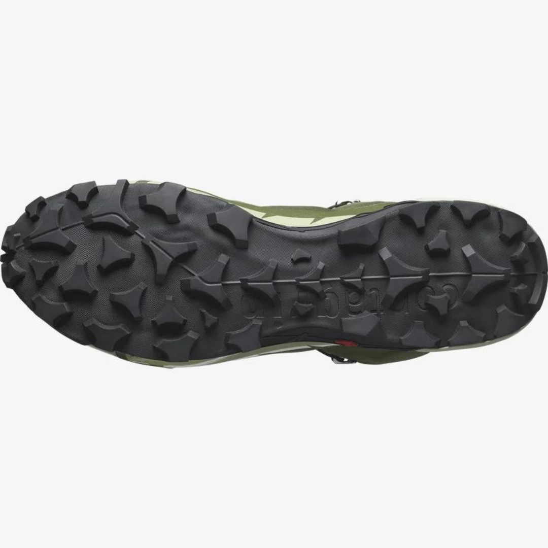 BOTTE DE RANDONNÉE SALOMON CROSS HIKE MID GORE-TEX 2 POUR HOMME couleur Olive Night / Moss Gray / Black vue de la semelle d'usure de couleur noire avec crampons