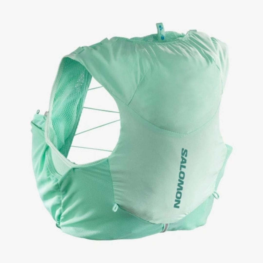 VESTE D'HYDRATATION SALOMON ADV SKIN 5 AVEC BOUTEILLES POUR FEMME couleur BEACH GLASS/EBONY/POOL vue de face de la veste verte menthe pastel