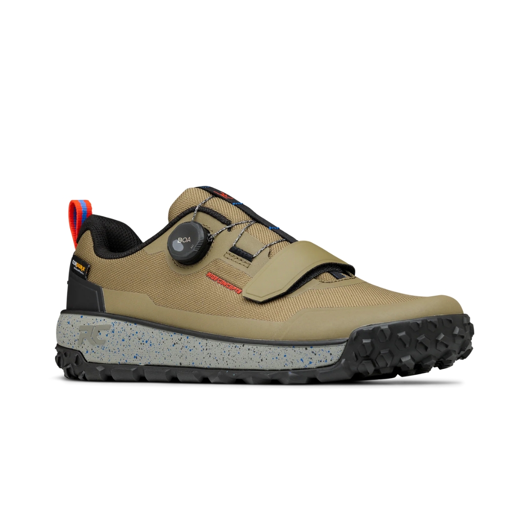 SOULIER DE VÉLO RIDE CONCEPTS TALLAC CLIP BOA POUR HOMME couleur EARTH/BLACK vue de la chaussure droite brune/beige avec détails bleus et rouge de profil avant droit