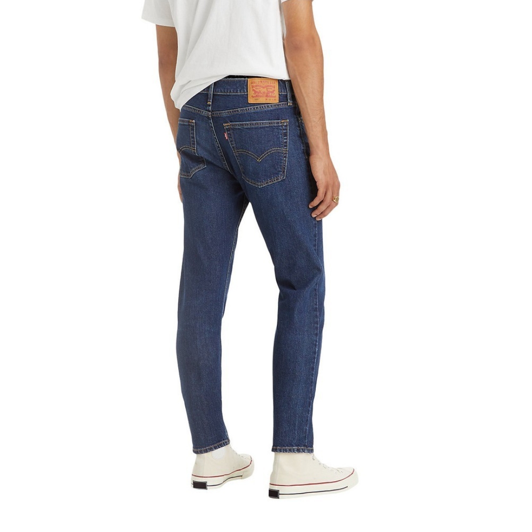 JEAN LEVI'S 510 SKINNY POUR HOMME couleur 1270 RELEASE THE KRAKEN ADV vu du jean long bleu foncé porté par un homme vu de dos