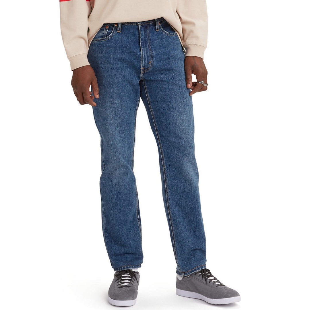 JEAN LEVI'S 541 ATHLETIC TAPER POUR HOMME COULEUR 0715-GO ADAPT VU DU JEANS BLEU MOYEN PORTÉ PAR UN HOMME VU DE LA TAILLE AUX PIEDS DE FACE