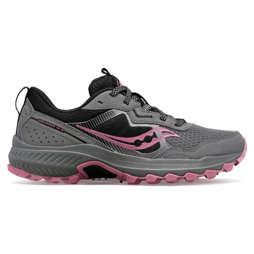 CHAUSSURE DE COURSE SAUCONY EXCURSION TR16 POUR FEMME couleur charcoal/rose vue de la chaussure corps gris avec détails noirs et rose de profil droit