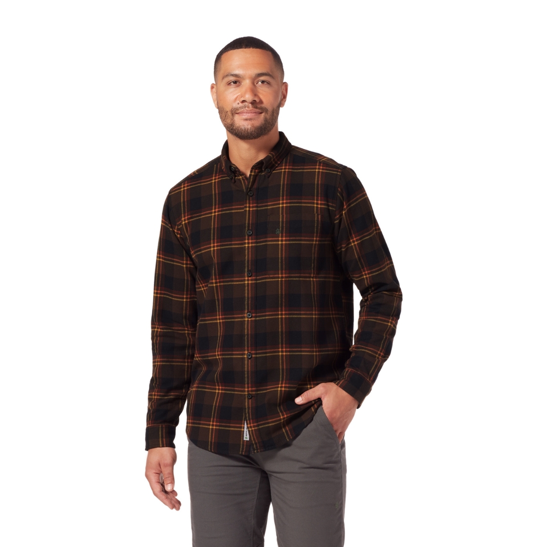 CHEMISE DE FLANELLE ROYAL ROBBINS LIEBACK ORGANIC COTTON POUR HOMME COULEUR 229-Baked Clay Timbercove Pld VUE DE LA CHEMISE ORANGÉ À CARRAUX PORTÉE PAR UN HOMME VU DE LA TÊTE AUX CUISSES DE FACE985-JAVE TIMBER COVE PLD VU DE LA CHEMISE À CARREAUX BRUNE, ORANGÉE ET JAUNE PORTÉE PAR UN HOMME VU DE LA TÊTE AUX CUISSES DE FACE