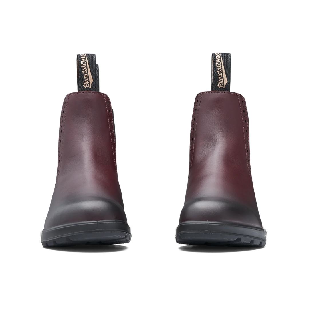 BOTTE URBAINE BLUNDSTONE 1352 MONTANTE ORIGINALE SHIRAZ POUR FEMME vue des deux bottes rouge vin foncées de face