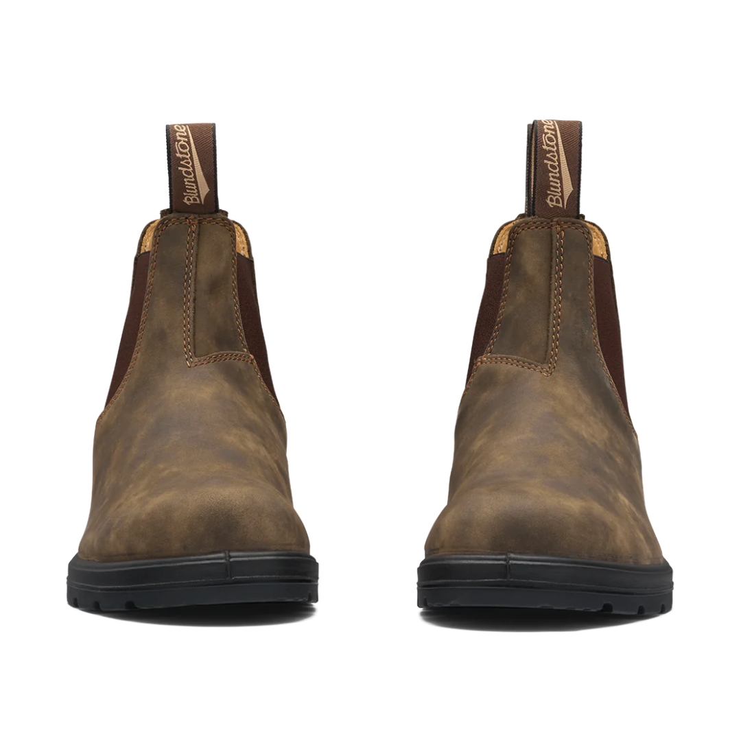 BOTTE URBAINE BLUNDSTONE 585 BRUN RUSTIQUE CLASSIQUE UNISEXE vue des bottes brunes de face