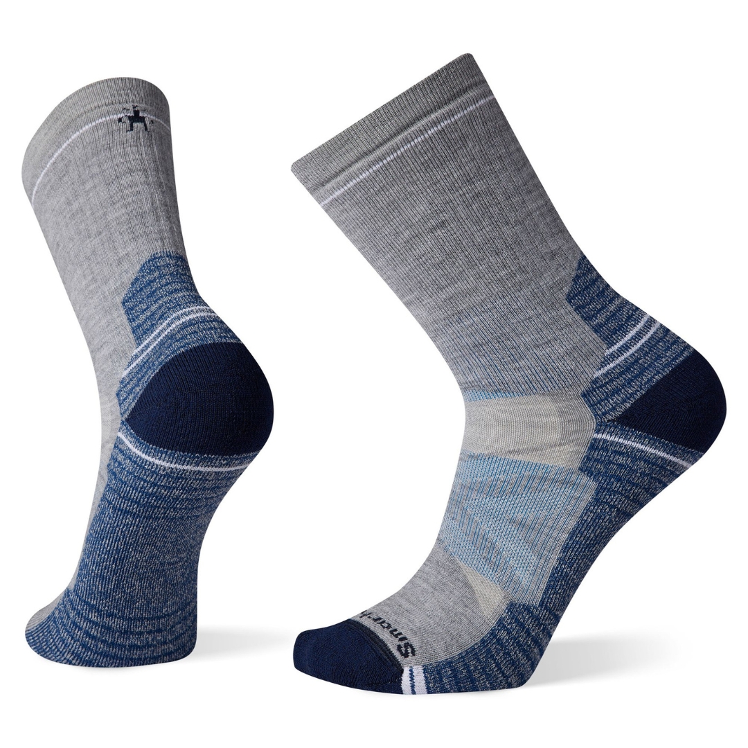 CHAUSSETTE DE RANDONNÉE SMARTWOOL FULL CUSHION CREW UNISEXE couleur light gray vue des chaussette grise pale et bleue