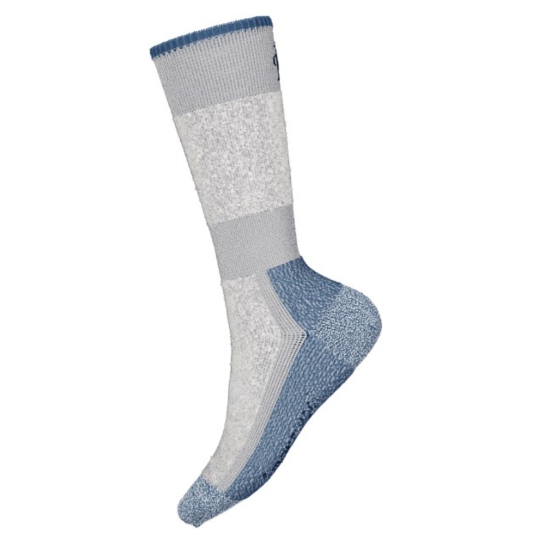 CHAUSSETTE SMARTWOOL MOUNTAINEER CLASSIC EDITION MAXIMUM CUSHION POUR FEMME couleur light gray vue du bas gris pale et bleu