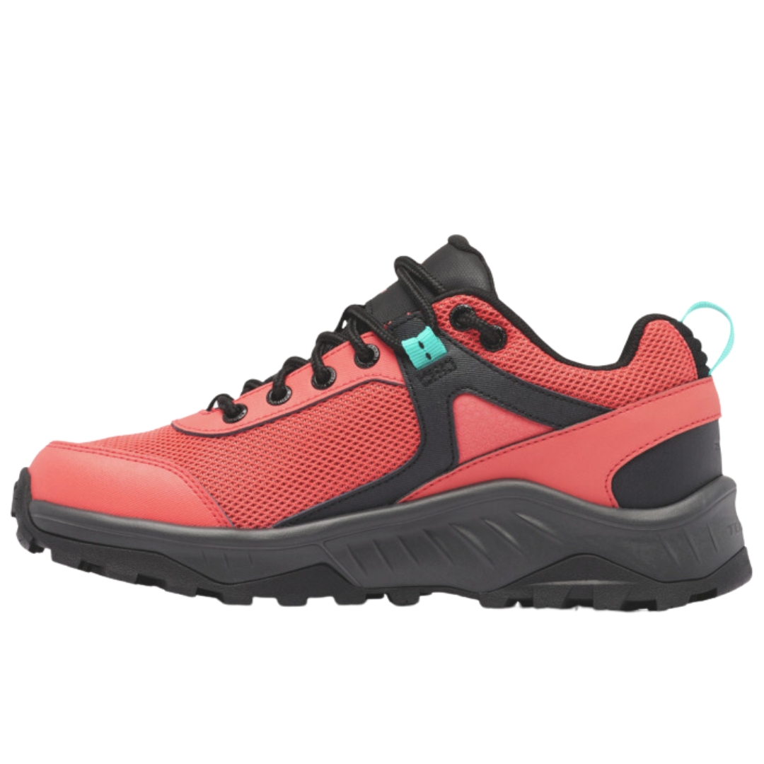 chaussure DE RANDONNÉ IMPERMÉABLE COLUMBIA TRAILSTORM ASCEND MID PIED LARGE POUR FEMME COULEUR 633-RED CORAL/BRIGHT AQUA VU DE la chaussure droite couleur corail et noir avec détails bleux aqua de profil gauche