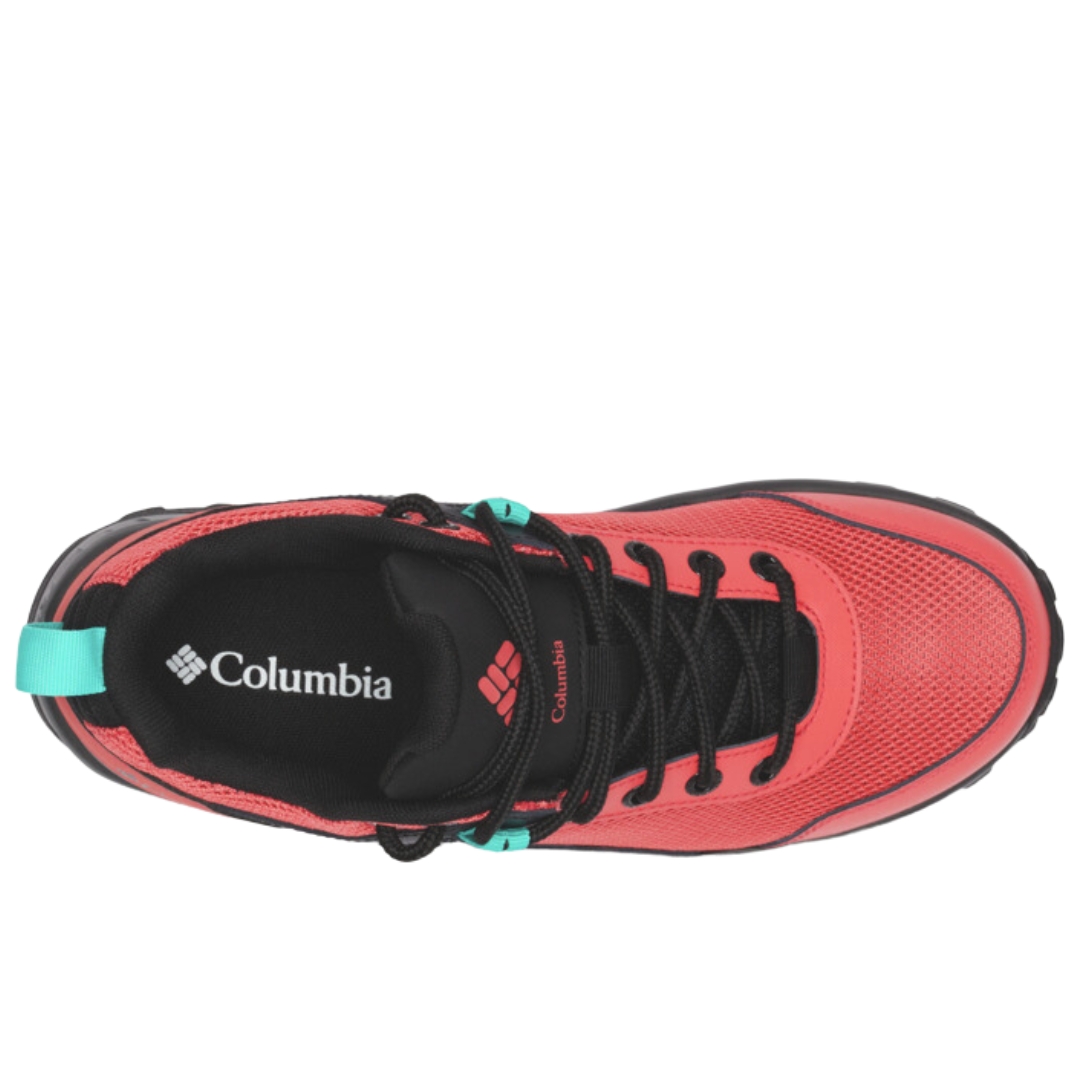 chaussure DE RANDONNÉ IMPERMÉABLE COLUMBIA TRAILSTORM ASCEND MID PIED LARGE POUR FEMME COULEUR 633-RED CORAL/BRIGHT AQUA VU DE la chaussure droite couleur corail et noir avec détails bleux aqua du dessus