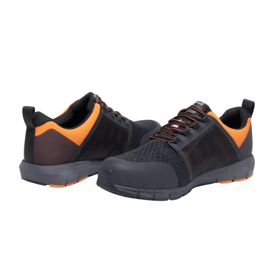CHAUSSURE DE SÉCURITÉ TIMBERLAND PRO RADIUS CSA POUR HOMME couleur black vu des chaussures noires et oranges une de face et l'autre de dos de profil gauche