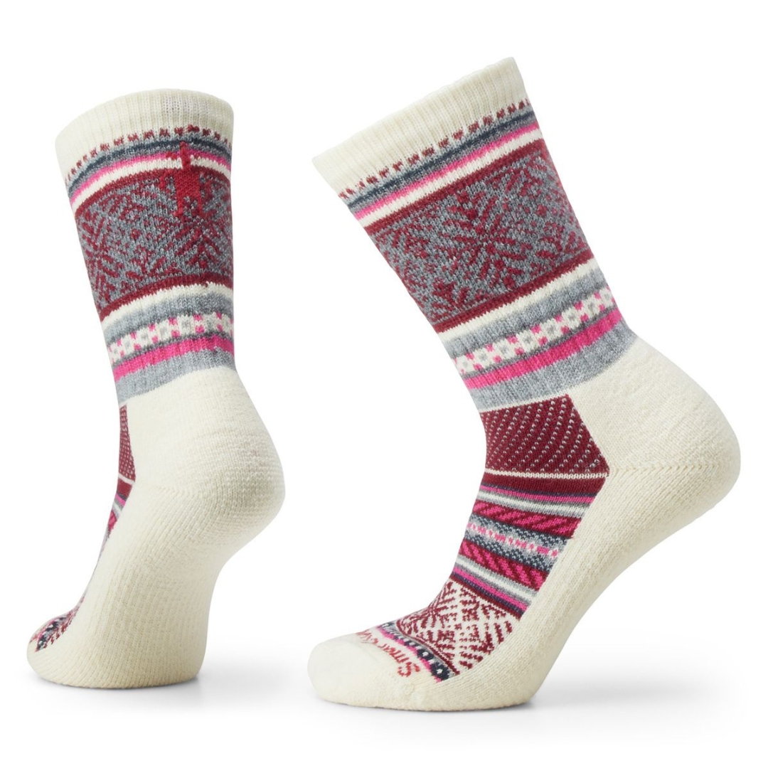 CHAUSSETTE DE TOUS LES JOURS SMARTWOOL FAIR ISLE EN JERSEY JACQUARD POUR FEMME couleur natural vu des bas blanc crème, bourgogne, gris et rose