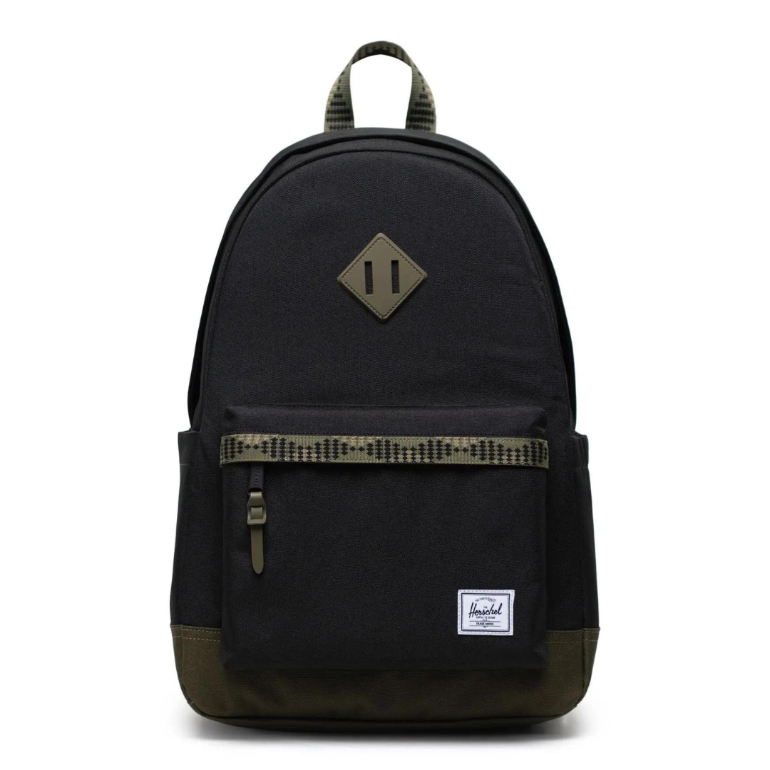 SAC À DOS HERSCHEL HERITAGE couleur black/ivy green vu du sac noir avec détail vert de face