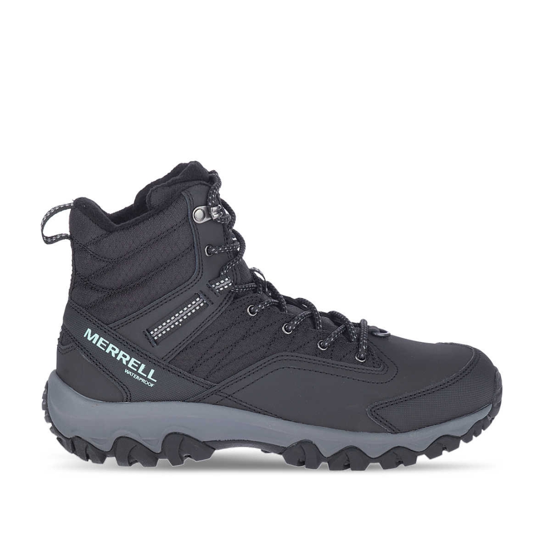 BOTTE D'HIVER MERRELL THERMO AKITA MID POUR FEMME couleur black vu de la botte noire avec détail bleu aqua pale et contour de la semelle d'usure gris vue de profil droit