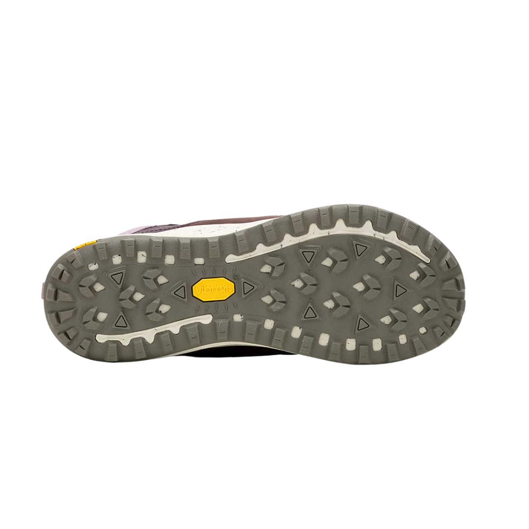 BOTTE D'HIVER IMPERMÉABLE MERRELL ANTORA 3 THERMO MID ZIP POUR FEMME couleur burgundy vue de la botte rouge vin, rose et blanche vue sur la semellle d'usure