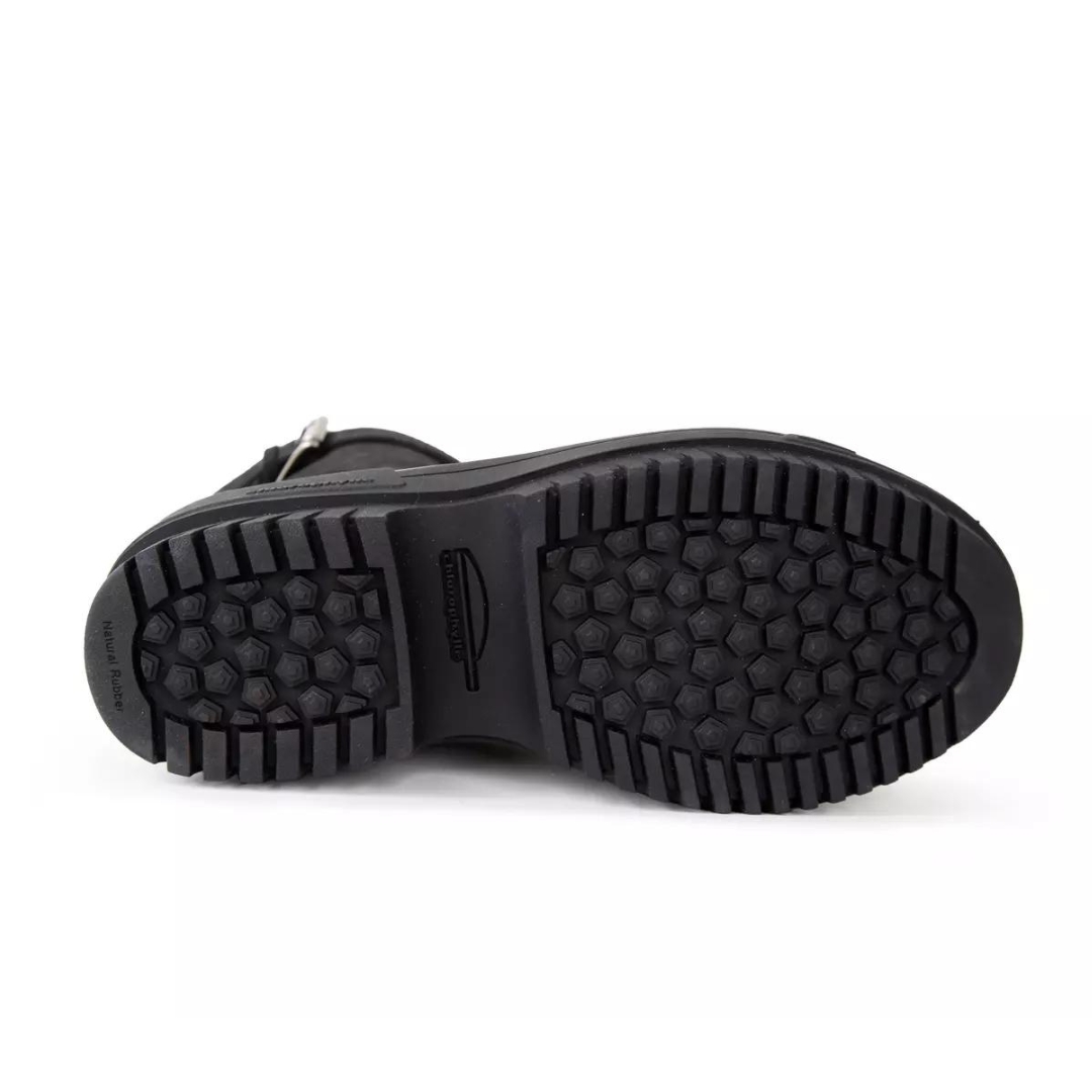BOTTE D'HIVER CHLOROPHYLLE AUBREE POUR FEMME COULEUR NOIR VUE DE LA BOTTE NOIRE VUE SUR LA SEMELLE D'USURE