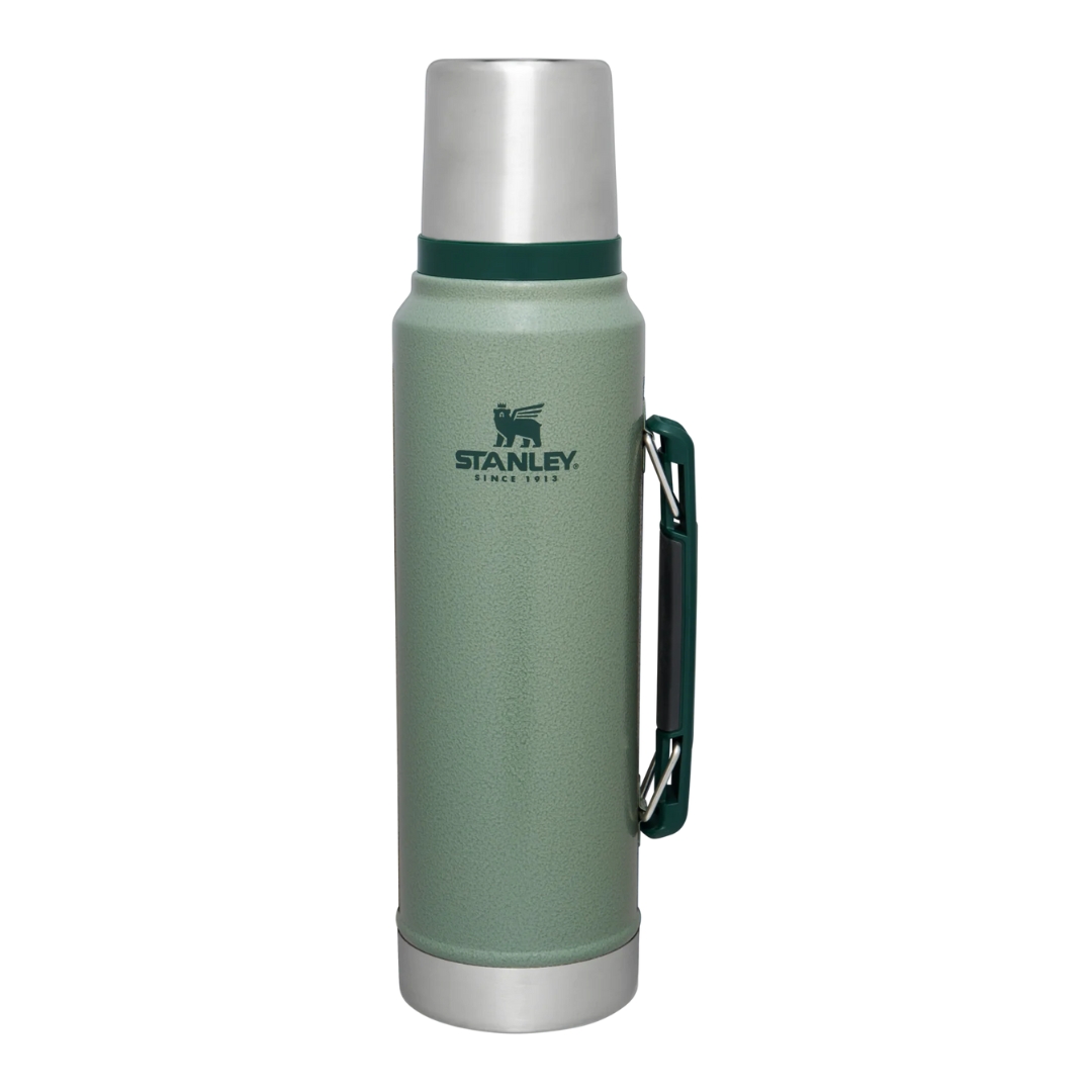 BOUTEILLE ISOTHERME STANLEY LEGENDARY CLASSIC 1.0L couleur hammertone green vue de la bouteille verte de face