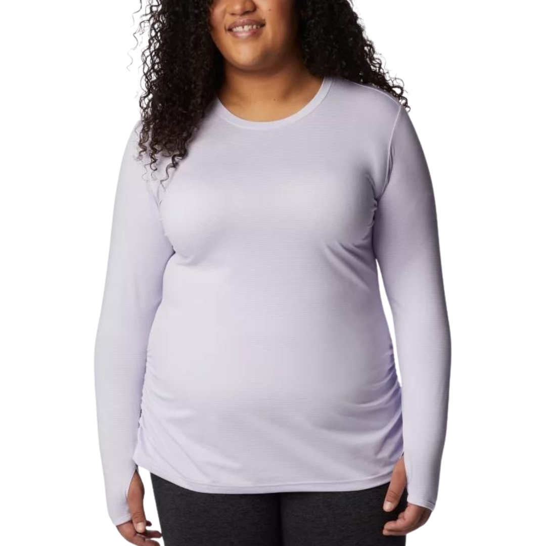 CHANDAIL À MANCHES LONGUES COLUMBIA LESLIE FALLS POUR FEMME couleur 568-PURPLE TINT vu du chandiail lilas pale porté par une femme vue de la tête aux cuisses de face