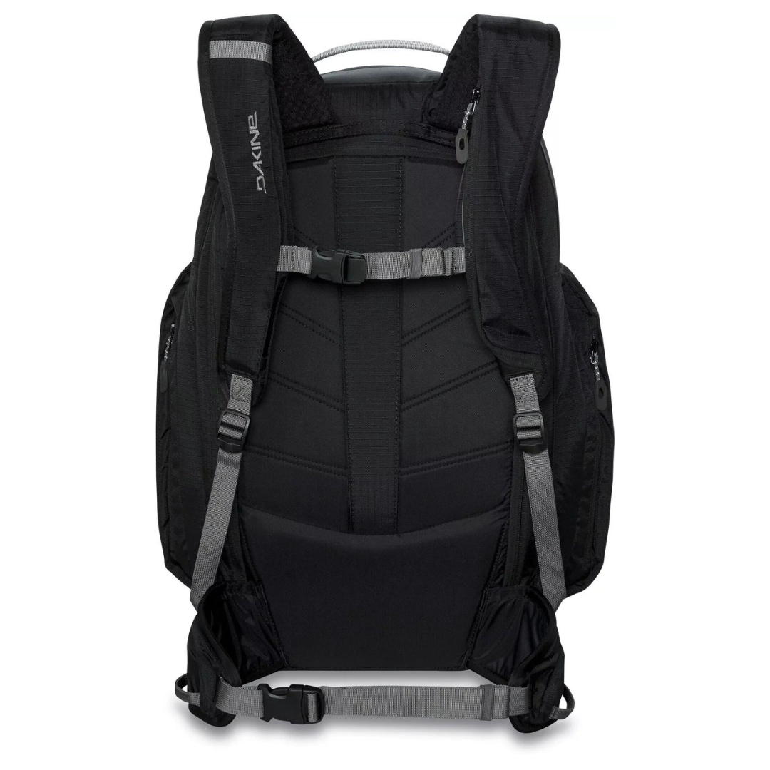 SAC À DOS DE SKI ALPIN DAKINE MISSION PRO 32L couleur black vu du sac noir lettré gris de dos