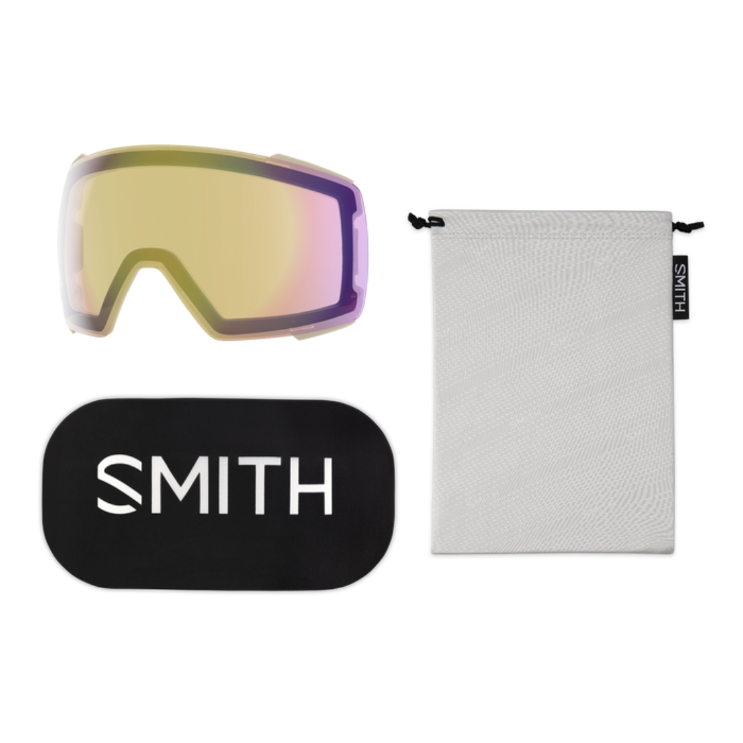 LUNETTE DE SKI ALPIN SMITH OPTICS I/O MAG POUR ADULTE vue dee la lentille en extra, le sac en microfibre et le protecteur de lentille
