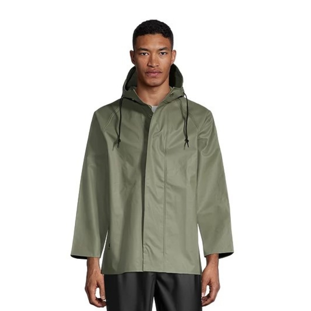 MANTEAU IMPERMÉABLE HELLY HENSEN workwear ENGRAM POUR HOMME couleur light green porté par un homme vu de face manches longues capuchon à cordon de serrage