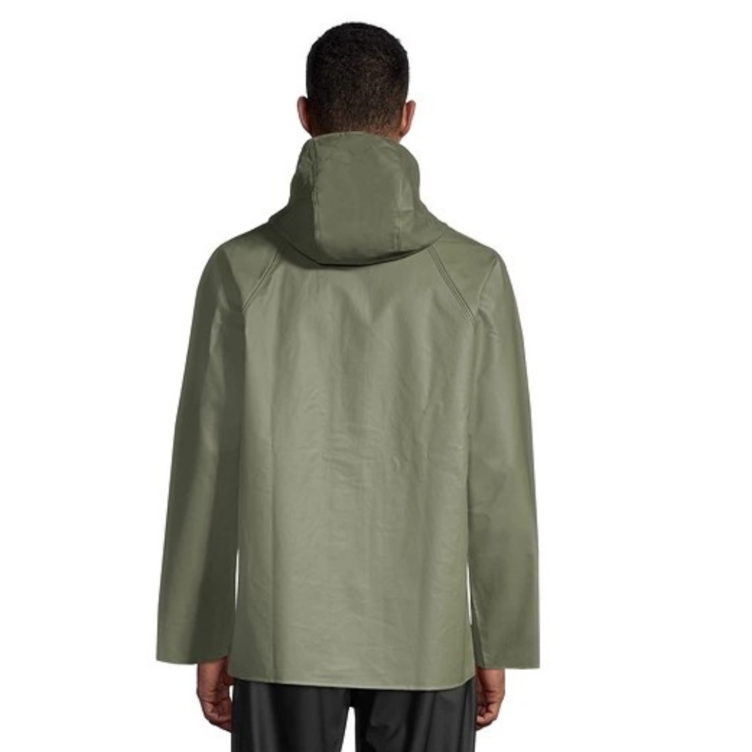 MANTEAU IMPERMÉABLE HELLY HENSEN workwear ENGRAM POUR HOMME couleur light green porté par un homme vu de dos capuchon visible au haut