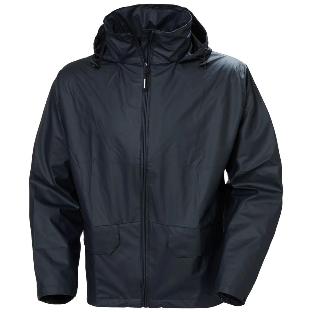 VESTE IMPERMÉABLE HELLY HANSEN WORKWEAR VOSS POUR HOMME couleur navy vue de face fermeture éclair pleine longueur visible, le tour de la capuche ainsi que son cordon de serrage visible. Les poches à rabat au devant sont également visibles sur le manteau entrièrement bleu marin foncé