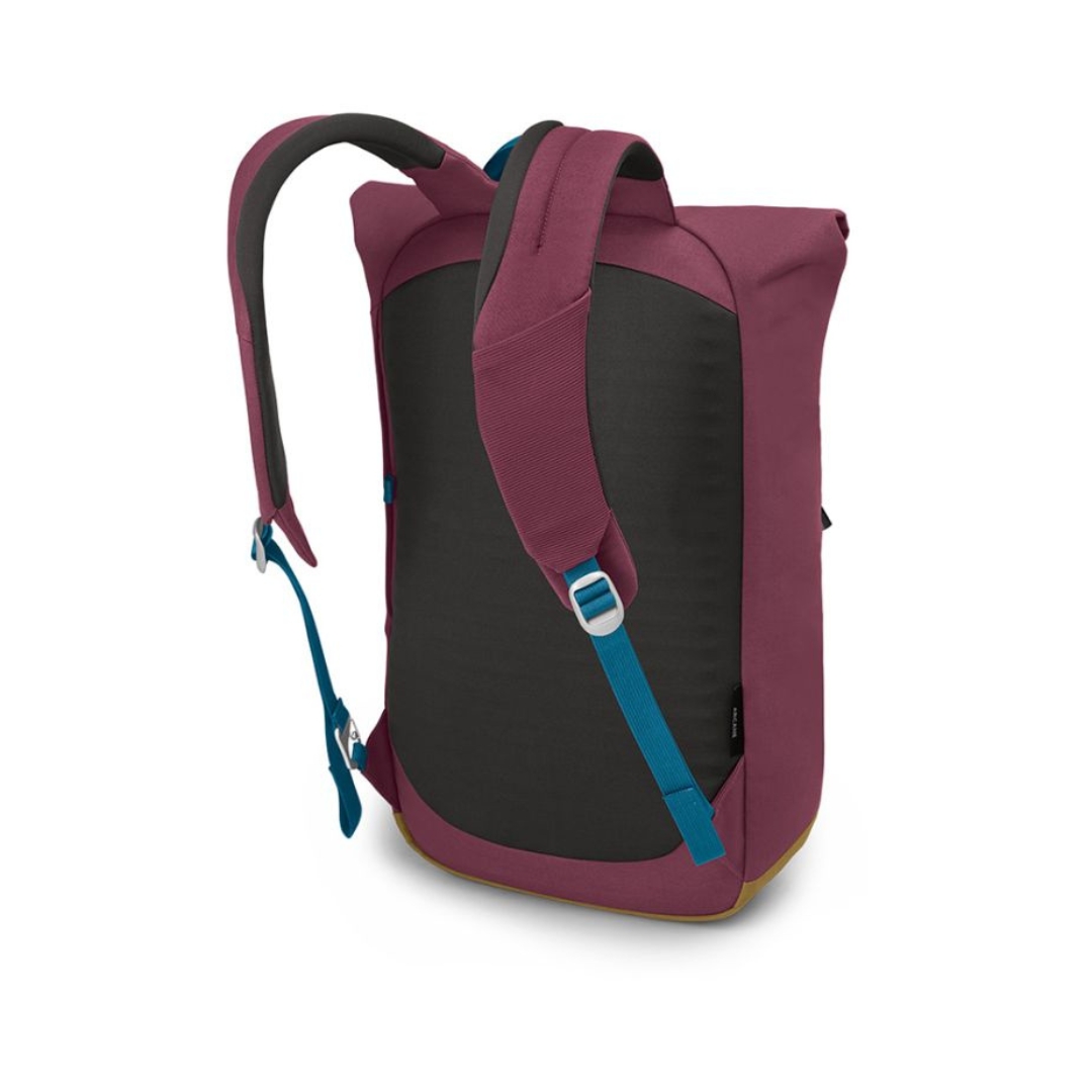 SAC À DOS OSPREY ARCANE À HAUT À ENROULEMENT couleur ALLIUM RED/BRINDLE BROWN vu du sac à dos rose foncé, brun et aqua de dos