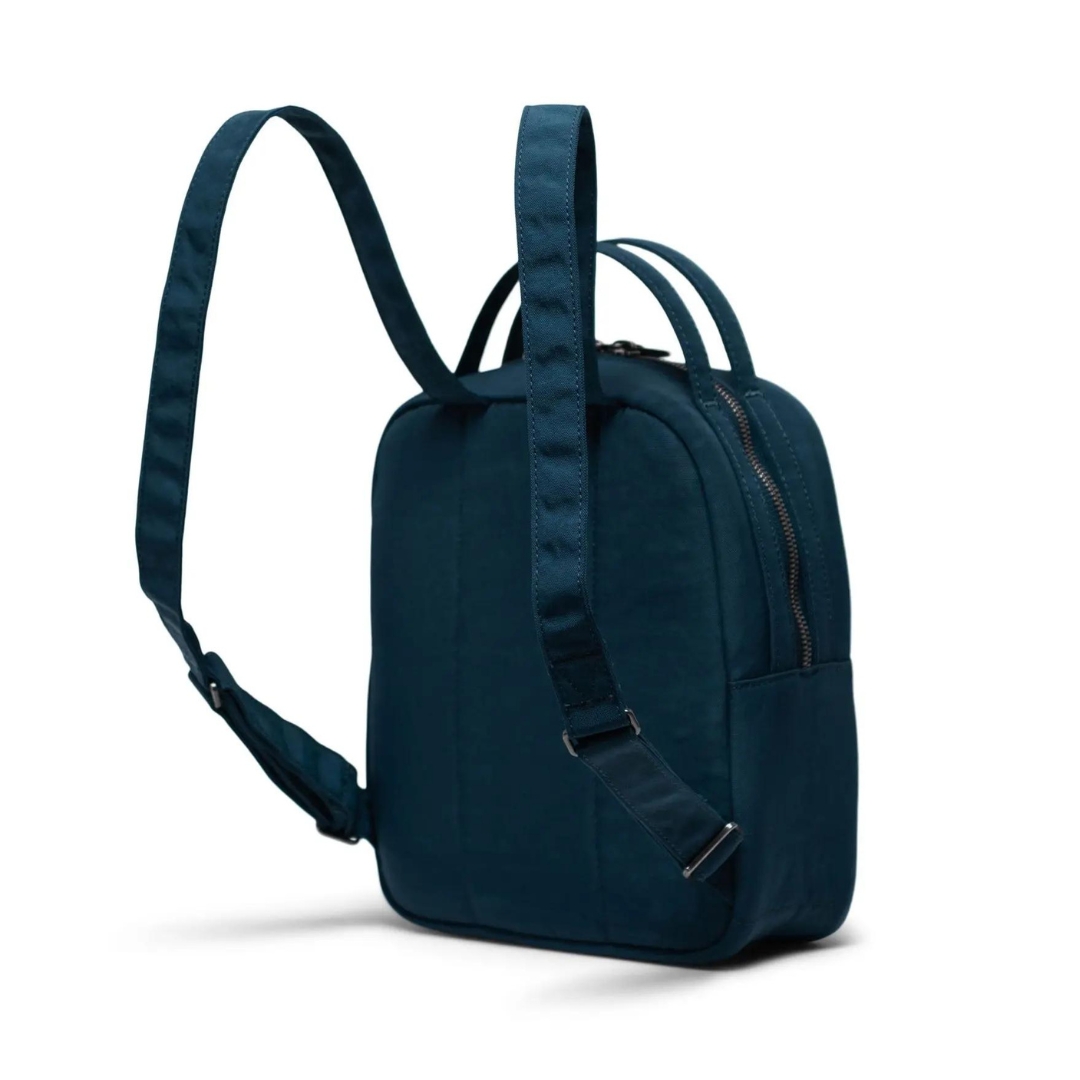 SAC À DOS HERSCHEL ORION MINI couleur reflecting pond vu du sac vert aqua foncé de dos avec les bretelles visibles