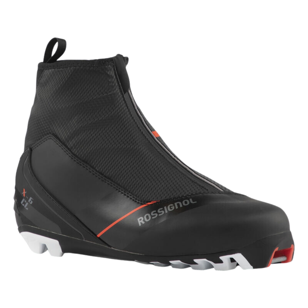 BOTTE DE SKI DE FOND ROSSIGNOL X-6 CLASSIC UNISEXE vu de la botte de couleur noire avec détails rouges et blancs de profil droit