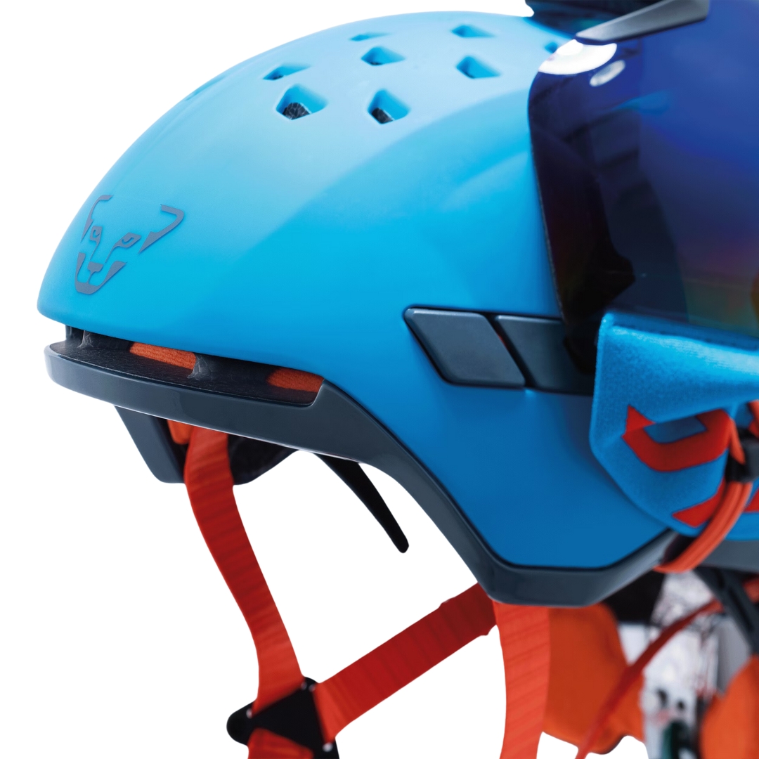 CASQUE DE SKI DE RANDONNÉE DYNAFIT TLT POUR ADULTE vue en gros plan sur le devant du casque de profil gauche