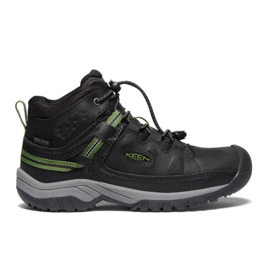 BOTTE DE RANDONNÉE KEEN TARGHEE MID WATERPROOF POUR JUNIOR (1 À 7) COULEUR BLACK/CAMPSITE VU DE LA BOTTE NOIRE AVEC DÉTAILS VERTS ET GRIS DE PROFIL DROIT