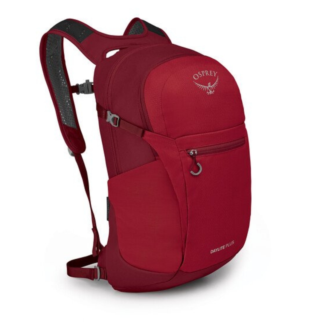 SAC À DOS OSPREY DAYLITE PLUS couleur cosmic red vu du sac à dos rouge de face