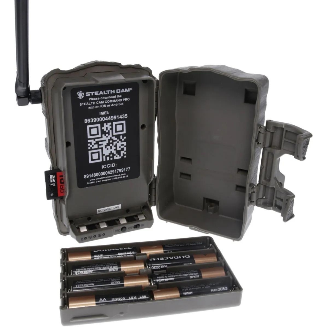 CAMÉRA CELLULAIRE DE CHASSE STEALTH FUSION X 26MP vue le boitier ouvert et la vue sur l'intéreur