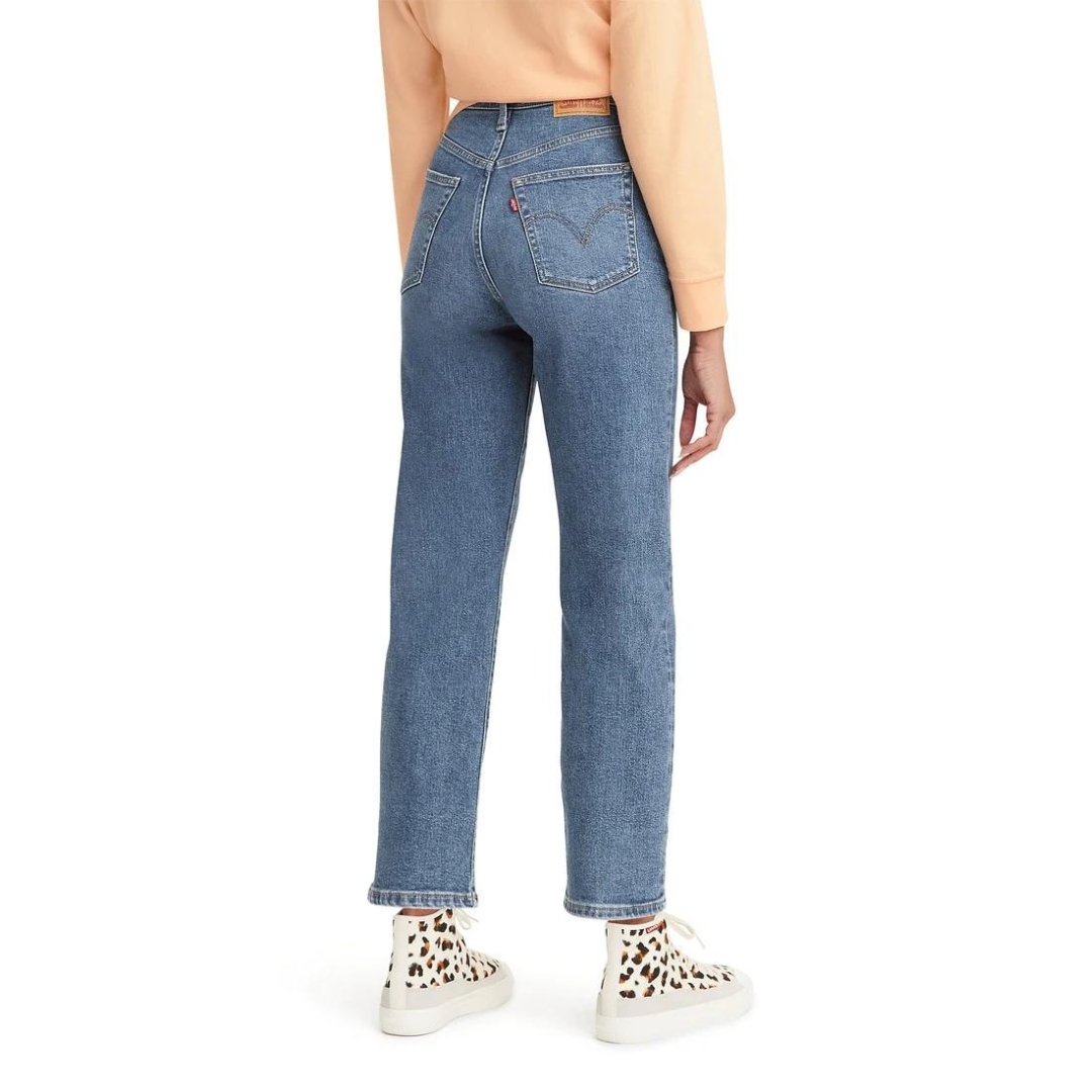 Pantalon type jeans bleu taille haute avec jambes droites