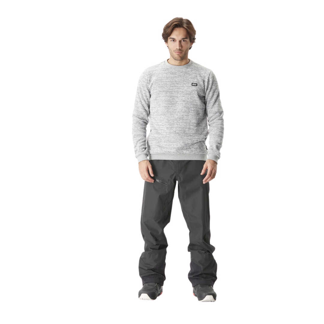 CHANDAIL À MANCHES LONGUES PICTURE TOFU POUR HOMME COULEUR GREY MELANGE VU DU CHANDAIL GRIS PALE CHINÉ PORTÉ PAR UN HOMME VU DE LA TÊTE AUX PIEDS DE FACE