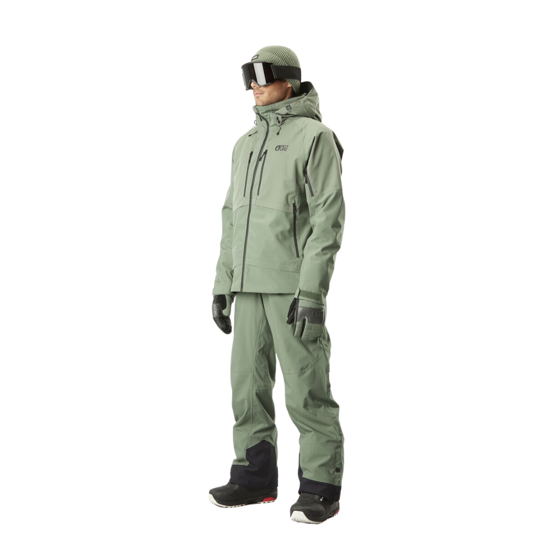 MANTEAU DE SKI PICTURE GOODS POUR HOMME couleur LAUREL WREATH vu du manteau vert tendre porté par un homme vu de la tête aux pieds de profil gauche