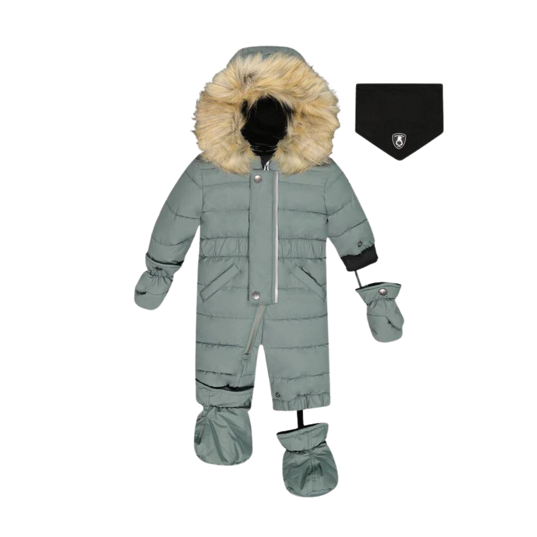 HABIT DE NEIGE UNE PIÈCE DEUX PAR DEUX ONE PIECE SNOWSUIT POUR BÉBÉ couleur basalm green vu de l'ensemble vert sauge de face avec le cache cou noir inclus