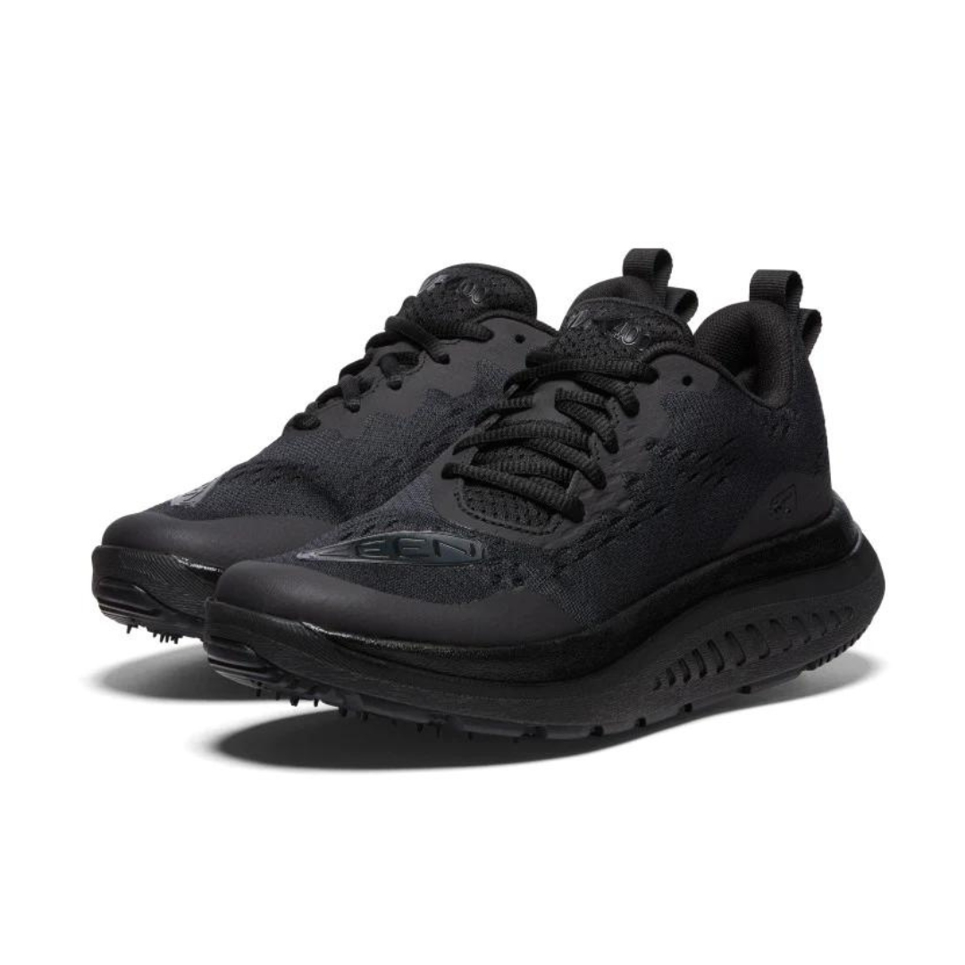 CHAUSSURE DE MARCHE KEEN WK400 POUR FEMME COULEUR TRIPLE BLACK VUE DES CHAUSSURE ENTIÈREMENT NOIRE DE PROFIL AVANT GAUCHE