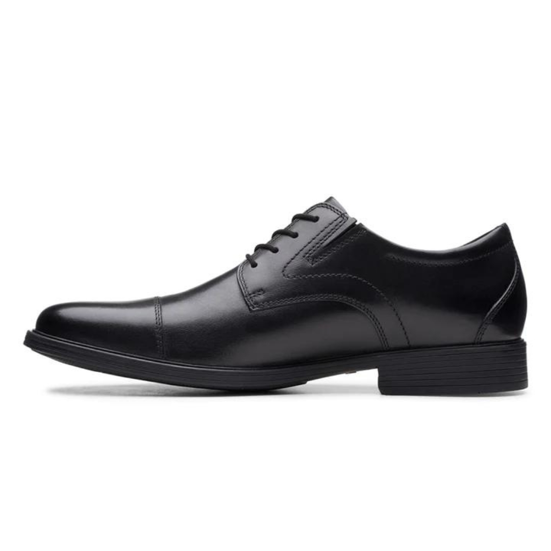 CHAUSSURE URBAINE LACÉE CLARKS WHIDDON CAP POUR HOMME couleur noir vue de la chaussure noire de profil gauche