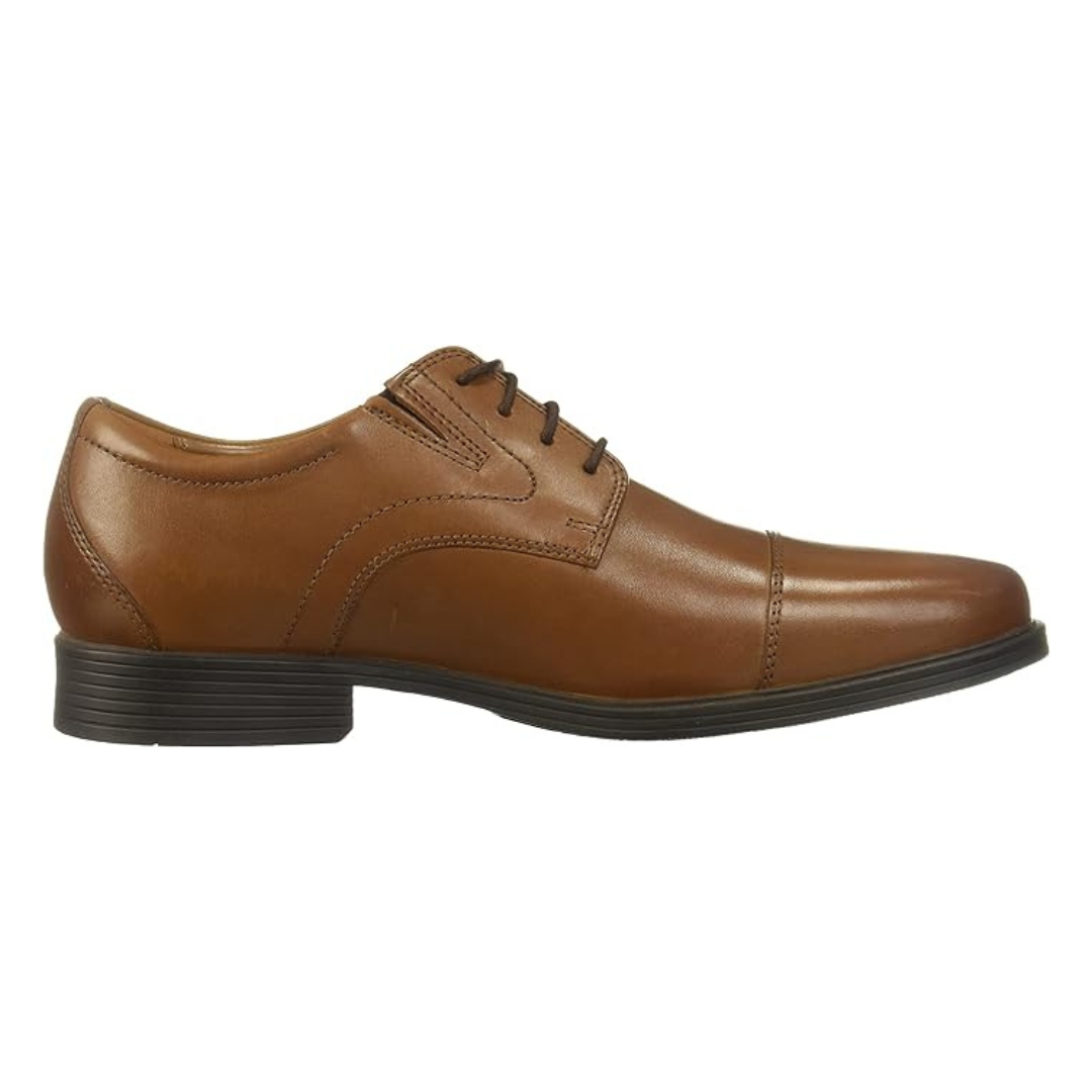 CHAUSSURE URBAINE LACÉE CLARKS WHIDDON CAP POUR HOMME couleur beige foncé vue de la chaussure brune caramel foncé de profil droit