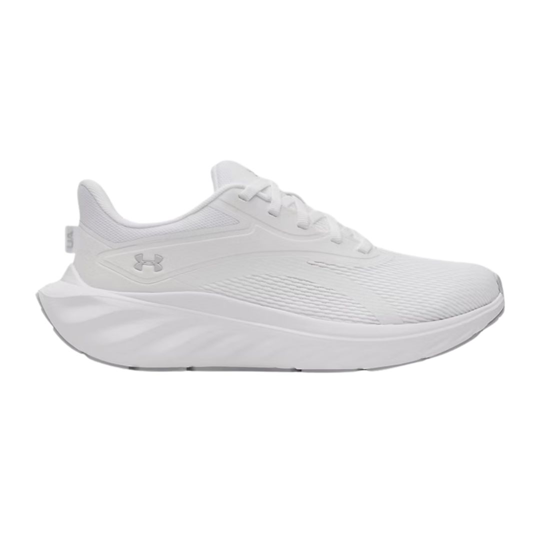Chaussure de course Under Armour Ascension pour femme, au design entièrement blanc, dotée d'une tige en mesh pour une meilleure respirabilité, d'un laçage, d'une semelle texturée et du logo Under Armour sur le côté. La CHAUSSURE DE COURSE UNDER ARMOUR ASCENSION POUR FEMME se distingue par son look léger et moderne.